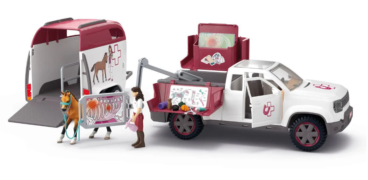 #42704 1/20 Mobile Vet Pickup with Trailer & Accessories