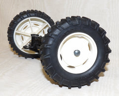 #07-124 1/16 New Holland Tractor Front Axle with Wheels - AS IS