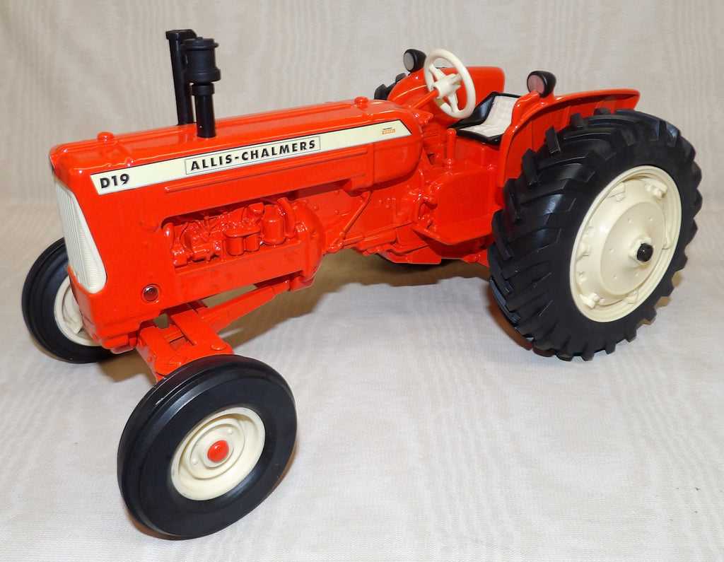 #164411 1/16 Allis-Chalmers D19 Tractor - No Box