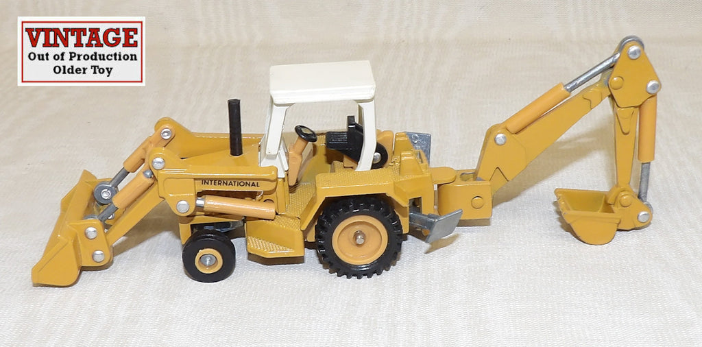 #1853 1/64 International Backhoe Loader