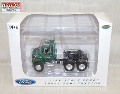 #30022TS 1/64 Green Ford L9000 Tandem Truck Cab