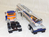 #33001 1/64 Gulf Oil Peterbilt 385 Day Cab with Tanker Trailer