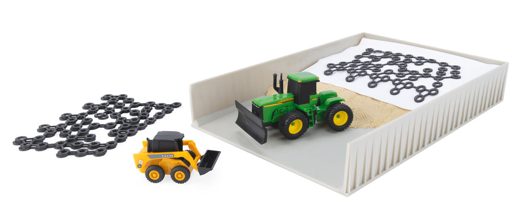 #47731 1/64 John Deere Silage Bunker