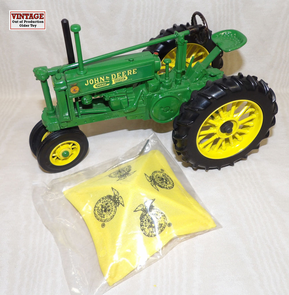 #4833TA 1/16 John Deere Model B Tractor with Umbrella, 1997 Iowa FFA Collector Edition