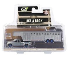 #51587-BR 1/64 1998 Chevrolet Silverado 3500 Extended Cab Dually Pickup with Vertical 3-Hole Gooseneck Livestock Trailer - Raw Metal Chase