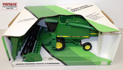 #546EO 1/28 John Deere 9500 Combine with Corn & Grain Heads