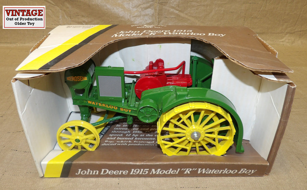 #559DO 1/16 1915 John Deere Model "R" Waterloo Boy Tractor