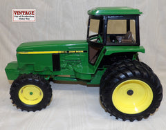 #5709 1/16 John Deere 4960 MFWD Tractor with Duals - No Box, AS IS