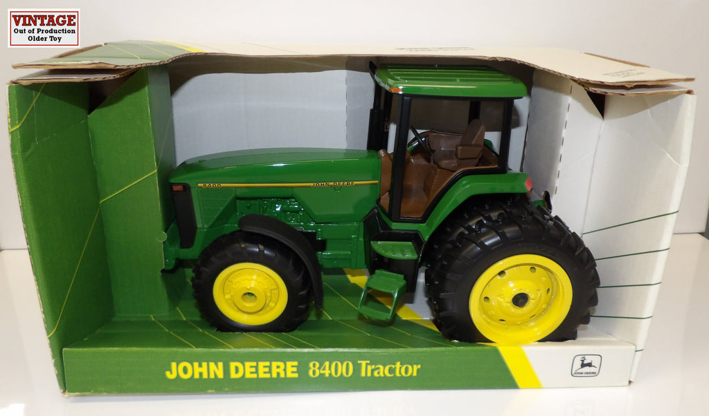 #5786CA 1/16 John Deere 8400 Tractor with Duals Collector Edition