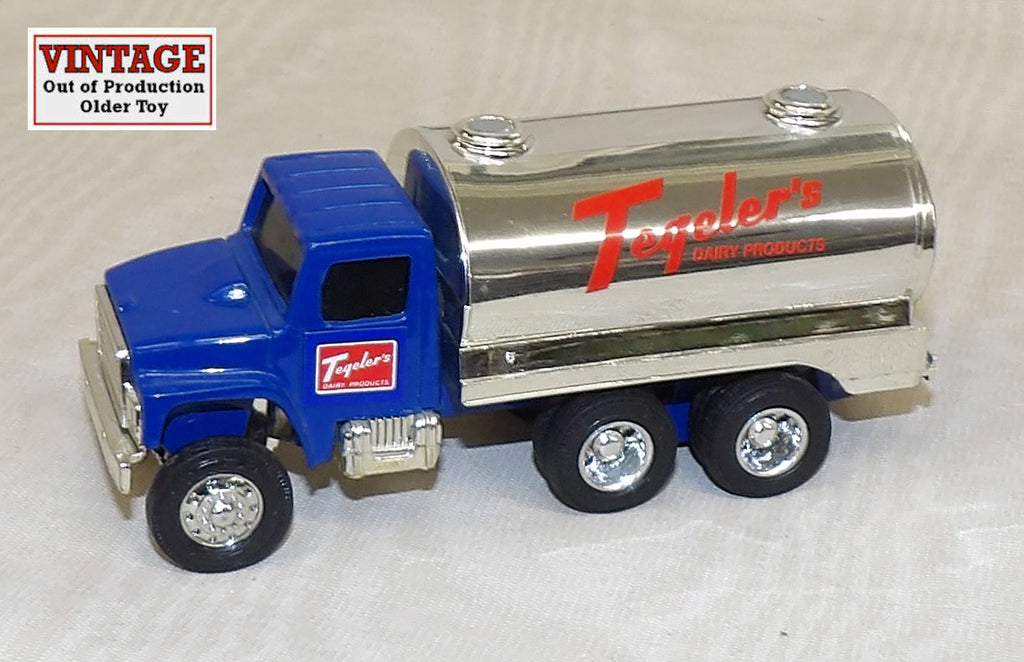 #687B 1/64 Tegeler's Dairy Blue International Milk Truck - No Package, AS IS