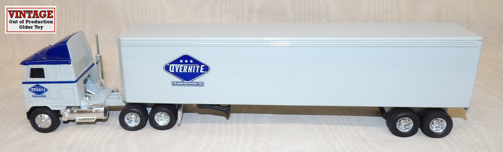 #7535UO 1/64 Overnight Express Mack Ultra-Liner with Sleeper & Trailer
