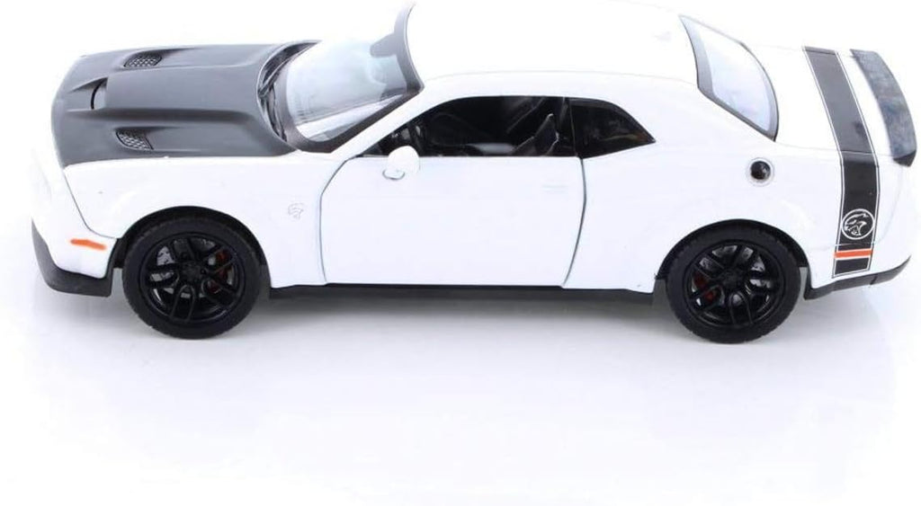 #79350WH 1/24 White 2018 Dodge Challenger SRT Hellcat Widebody