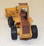 #C2426 1/35 Case 621 Wheel Loader with 4-in-1 Bucket and Attachments