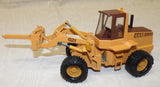 #C2426 1/35 Case 621 Wheel Loader with 4-in-1 Bucket and Attachments