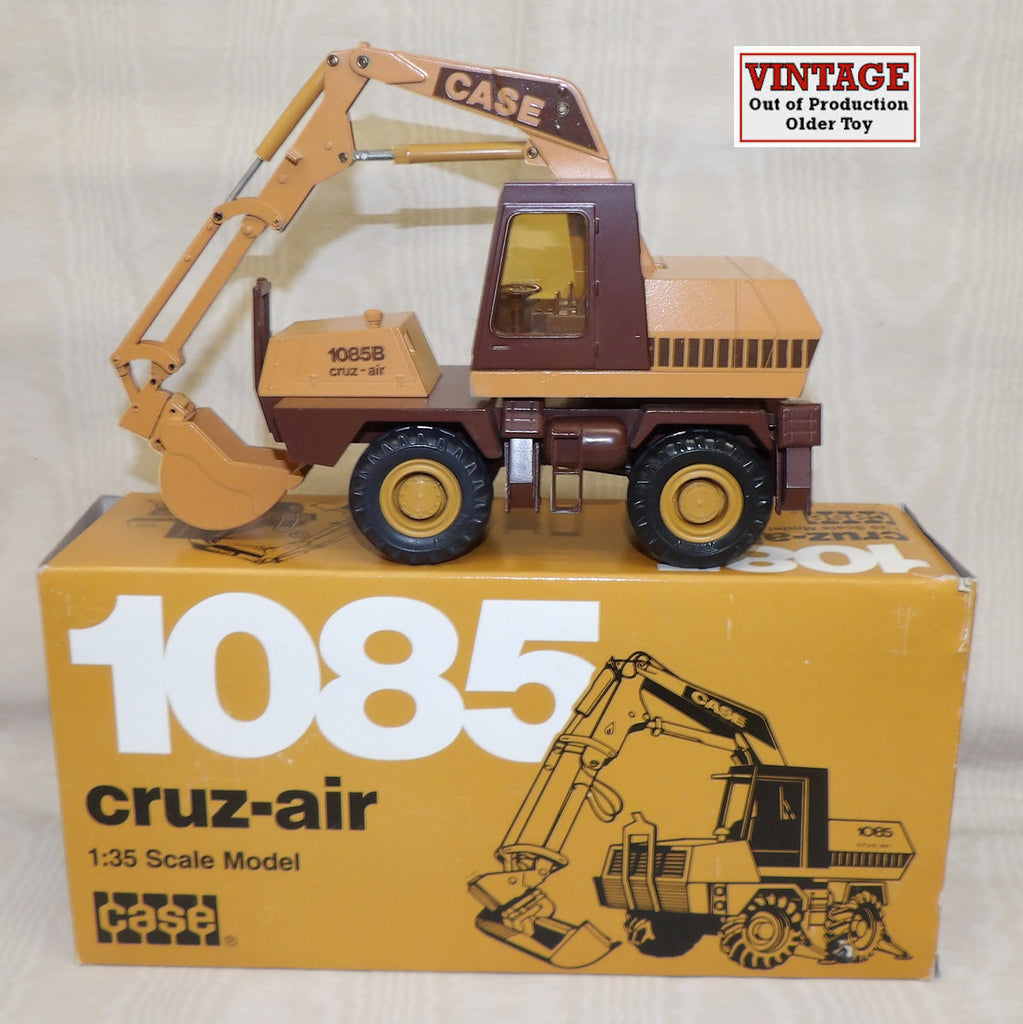 #C2964 1/35 Case 1085B Cruz-Air Excavator, Pre-Owned