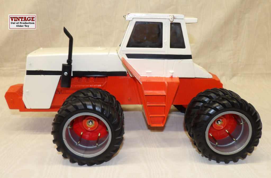 #CB1523 1/16 Case "2670" 4WD Tractor with Duals - Customized, No Box, AS IS
