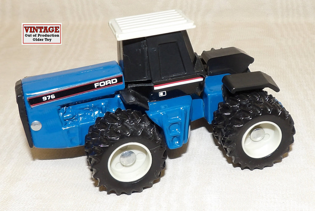 #F64976 1/64 Ford 976 4WD Tractor with Duals - No Package, AS IS