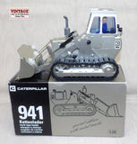 #NZG108/04 1/24 Cat 941 Track-Type Loader Silver Special Edition, Pre-Owned