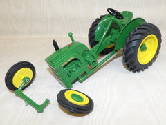 #SY105 1/16 John Deere LI Tractor - Broken Front Axle, AS IS