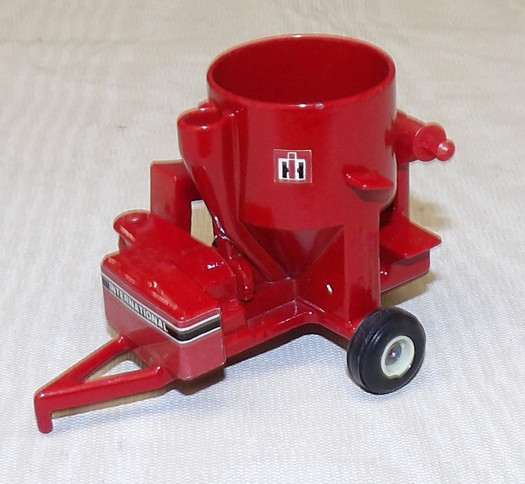 #SY110 1/64 International Grinder Mixer - Missing Unloading Auger, AS IS