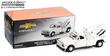 #13623 1/18 White 1968 Chevrolet C-30 Dually Wrecker